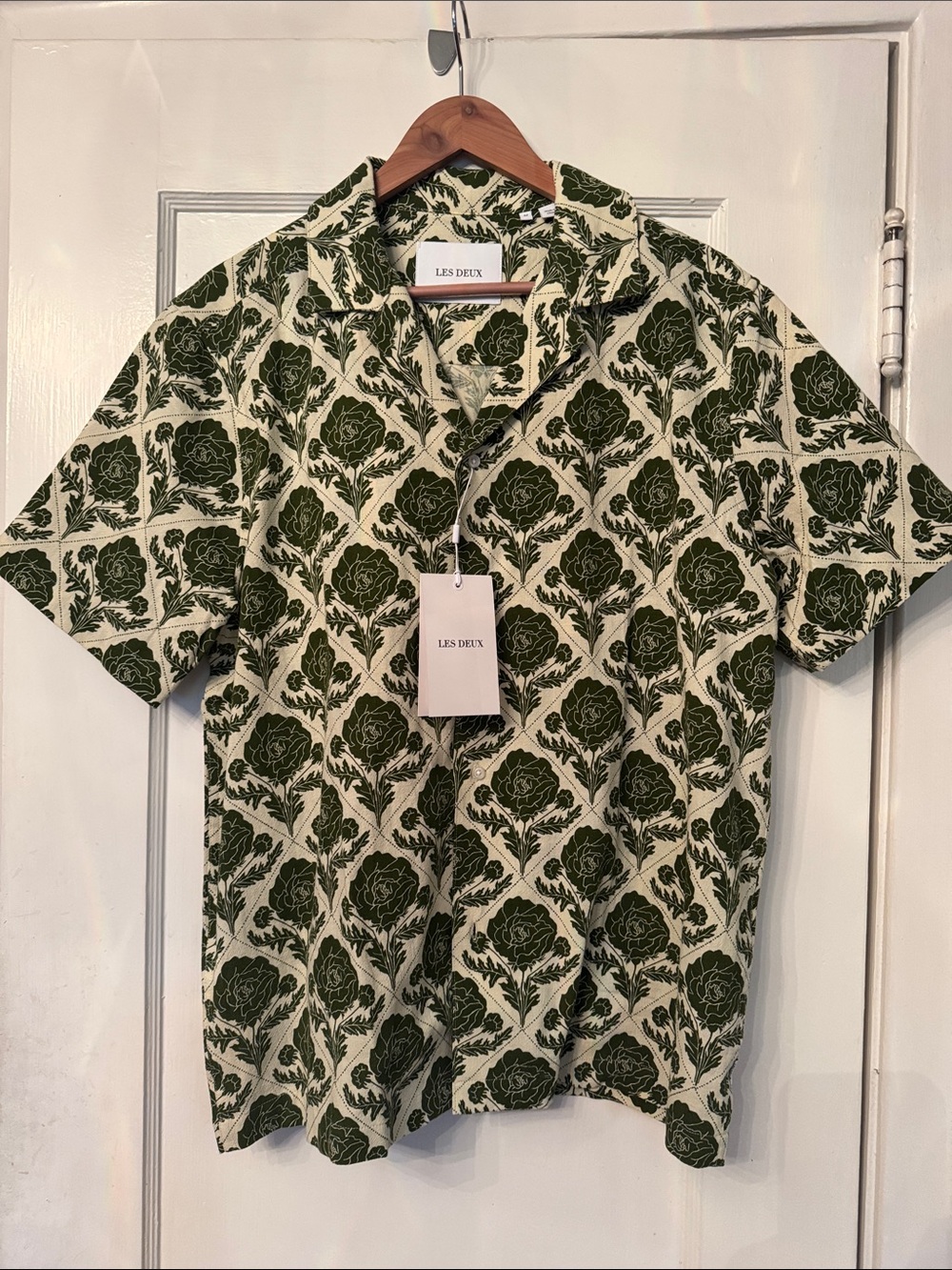 LES DEUX  Lesley Flower Tile Organic Cotton Camp Shirt - Medium
